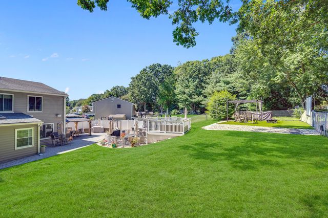 12 Yellowstone Lane, Howell, NJ 07731