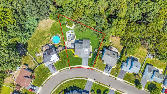 12 Yellowstone Lane, Howell, NJ 07731