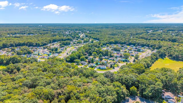 12 Yellowstone Lane, Howell, NJ 07731