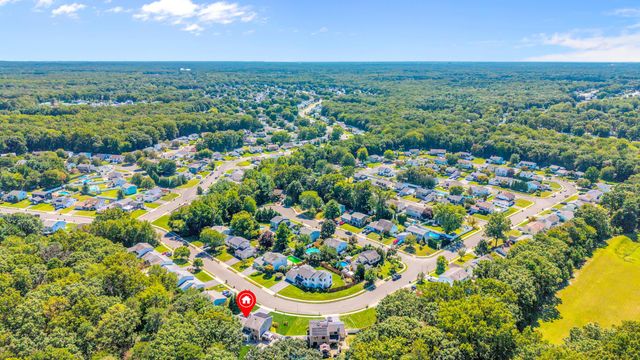 12 Yellowstone Lane, Howell, NJ 07731