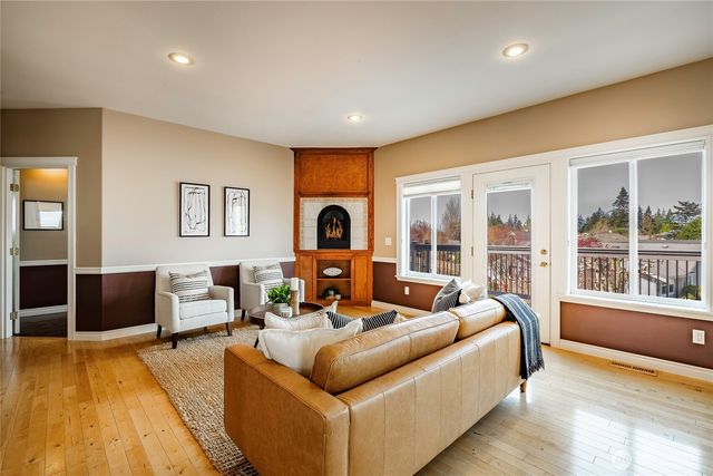4410 Glasgow Way, Anacortes, WA 98221