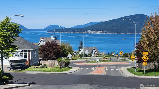 4410 Glasgow Way, Anacortes, WA 98221