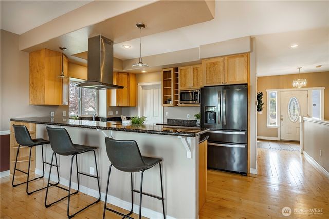 4410 Glasgow Way, Anacortes, WA 98221