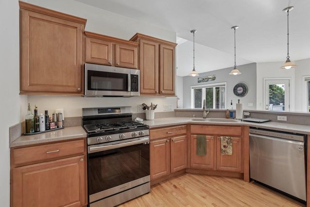 913 Countryside Crossing, Waunakee, WI 53597