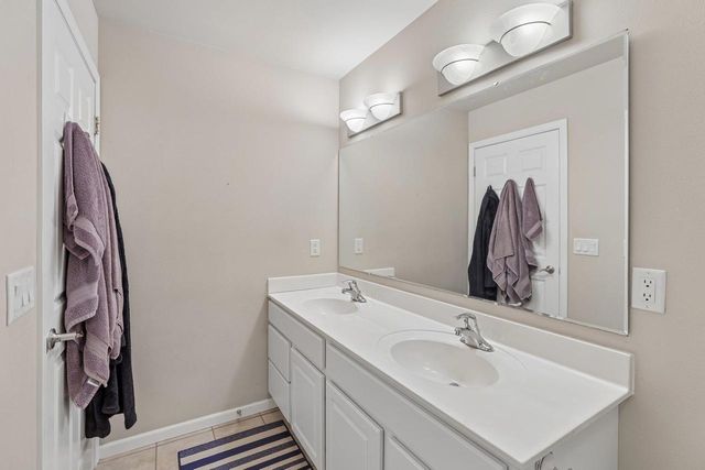 913 Countryside Crossing, Waunakee, WI 53597