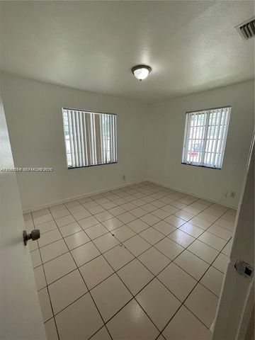 2435 Plunkett St 1, Hollywood, FL 33020