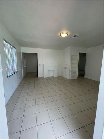 2435 Plunkett St 1, Hollywood, FL 33020