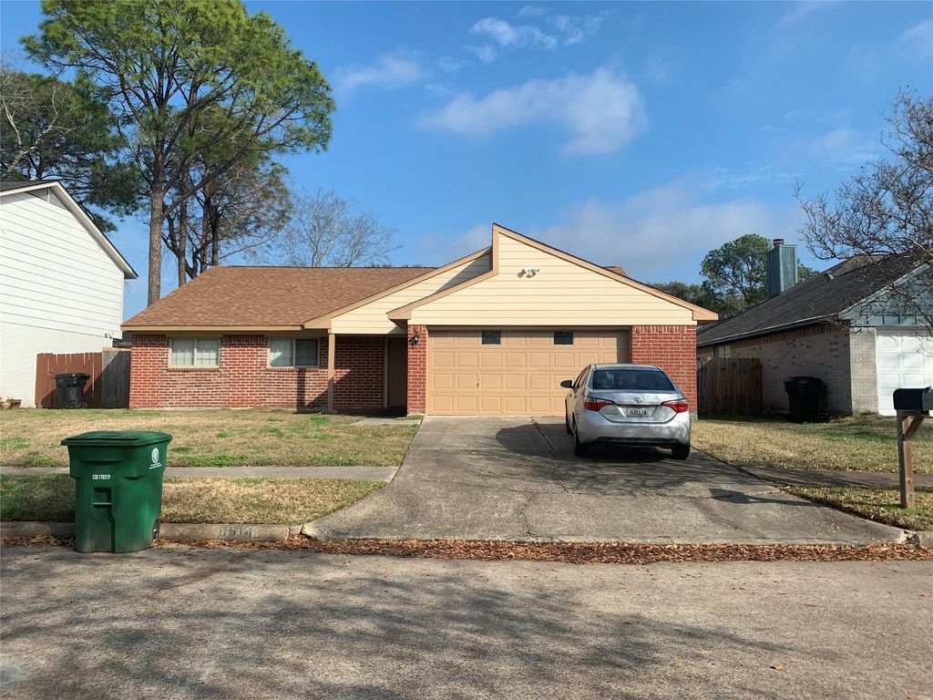 10514 Clear Cove Lane, Houston, TX 77041