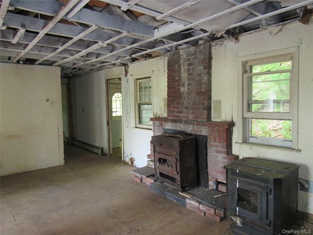 27 Lake Claire Drive, Middletown, NY 10940