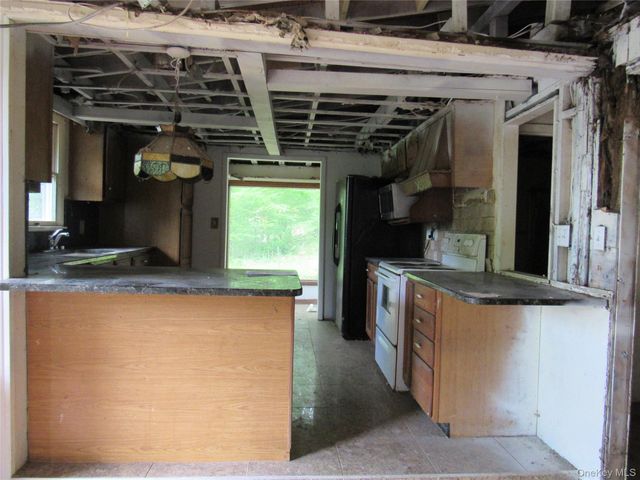 27 Lake Claire Drive, Middletown, NY 10940