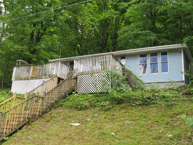 27 Lake Claire Drive, Middletown, NY 10940
