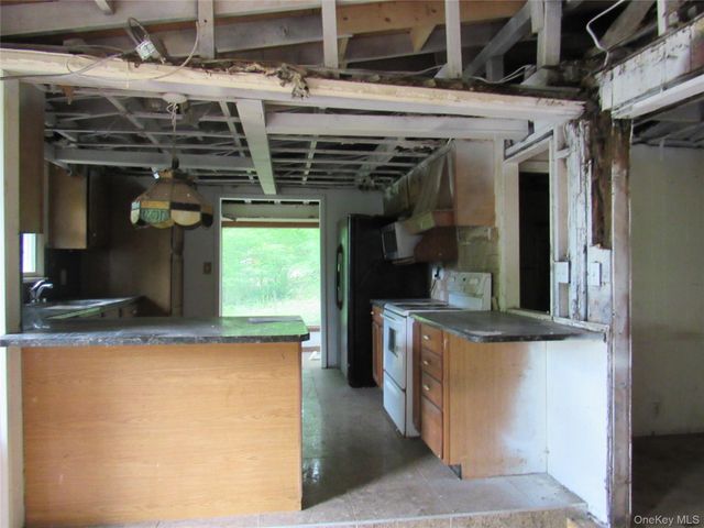 27 Lake Claire Drive, Middletown, NY 10940