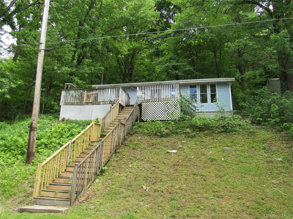 27 Lake Claire Drive, Middletown, NY 10940