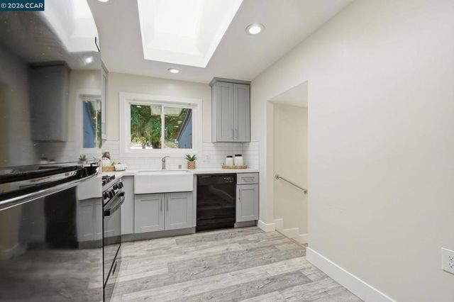 2880 Mount Diablo St, Concord, CA 94518