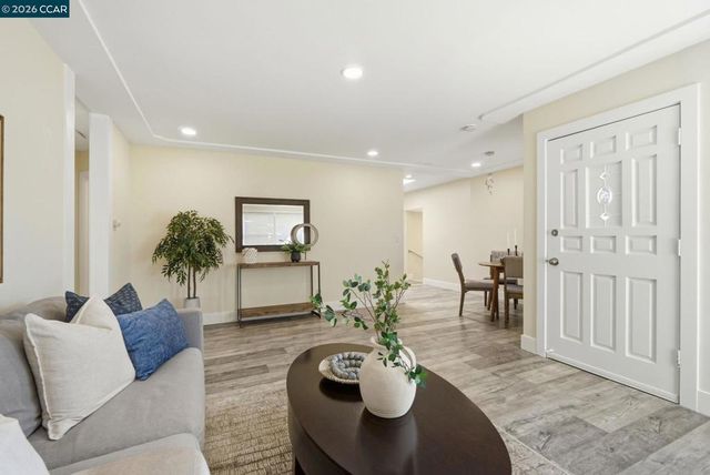 2880 Mount Diablo St, Concord, CA 94518