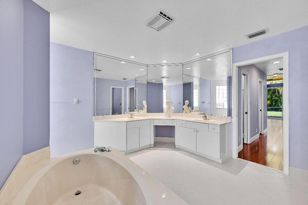 Image 10 of property listing at 5941 NW 99th Avenue, Parkland, FL 33076