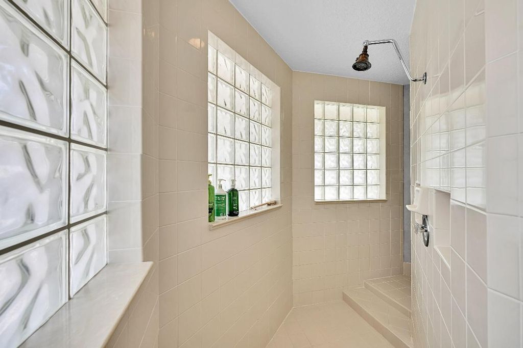 Image 11 of property listing at 5941 NW 99th Avenue, Parkland, FL 33076