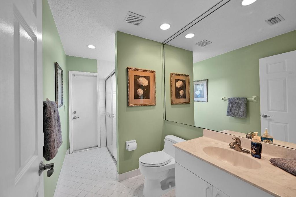 Image 13 of property listing at 5941 NW 99th Avenue, Parkland, FL 33076