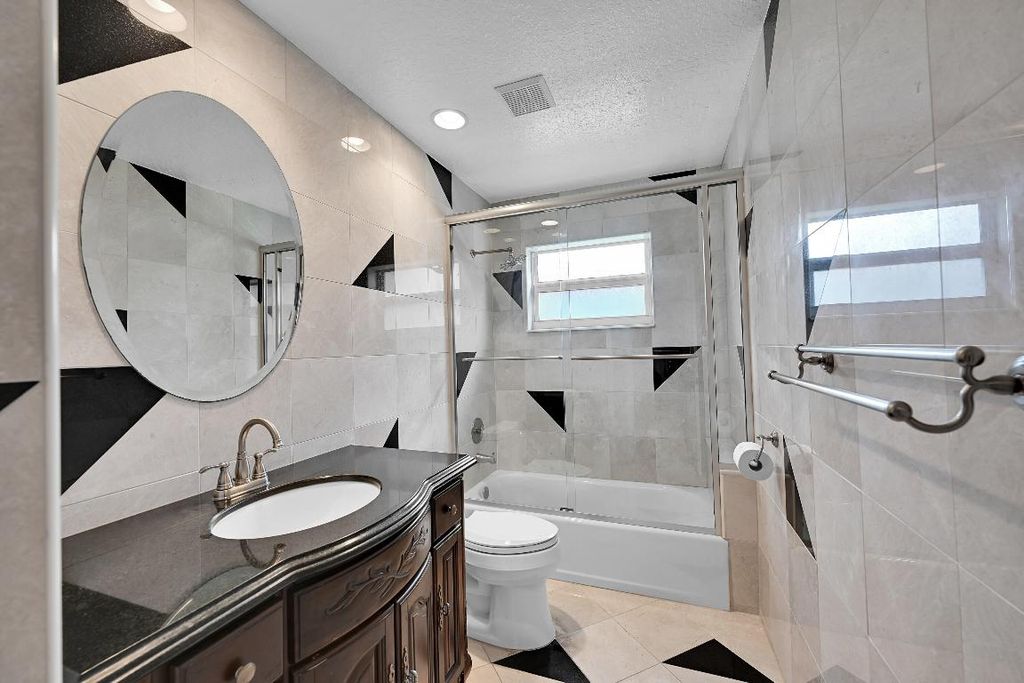 Image 20 of property listing at 5941 NW 99th Avenue, Parkland, FL 33076