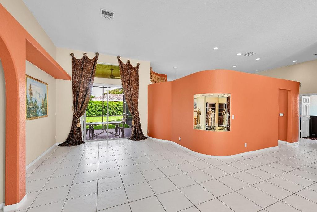 Image 5 of property listing at 5941 NW 99th Avenue, Parkland, FL 33076