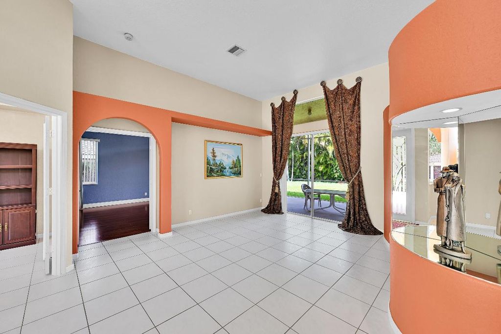 Image 7 of property listing at 5941 NW 99th Avenue, Parkland, FL 33076