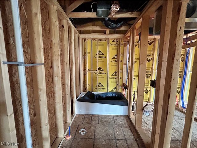 5084 Shepherds Glen, Willoughby, OH 44094