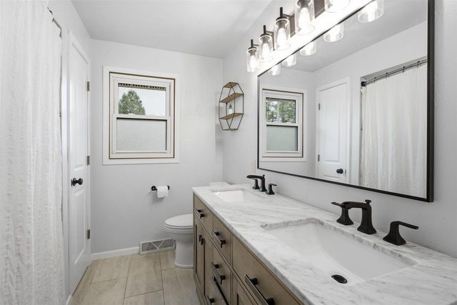 3090 W 1ST AVENUE, Appleton, WI 54914