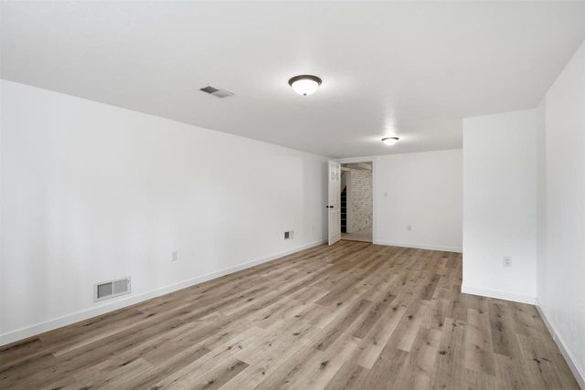3090 W 1ST AVENUE, Appleton, WI 54914