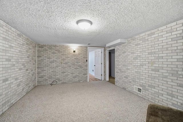3090 W 1ST AVENUE, Appleton, WI 54914