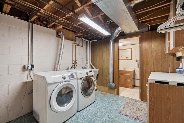 3090 W 1ST AVENUE, Appleton, WI 54914