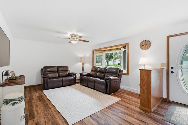 3090 W 1ST AVENUE, Appleton, WI 54914