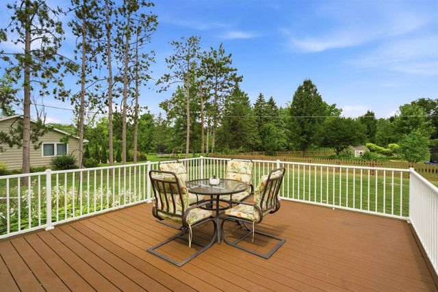 3090 W 1ST AVENUE, Appleton, WI 54914