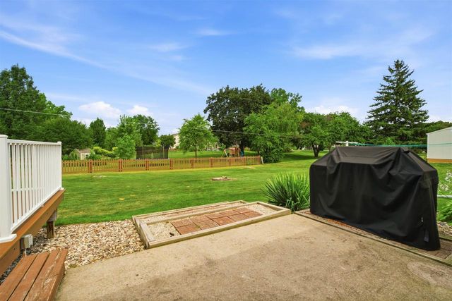 3090 W 1ST AVENUE, Appleton, WI 54914