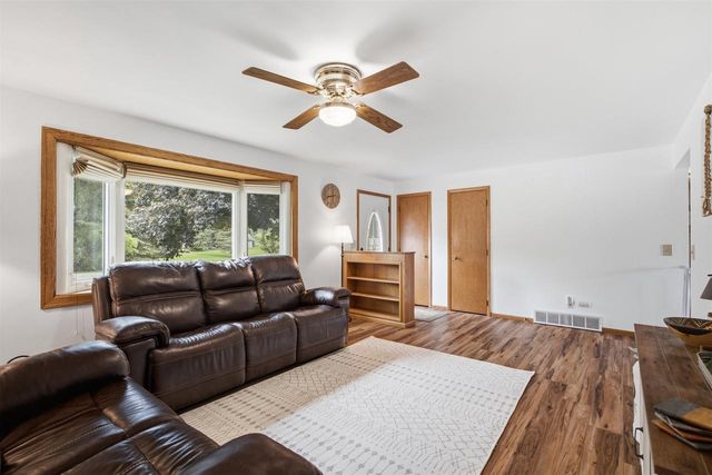 3090 W 1ST AVENUE, Appleton, WI 54914
