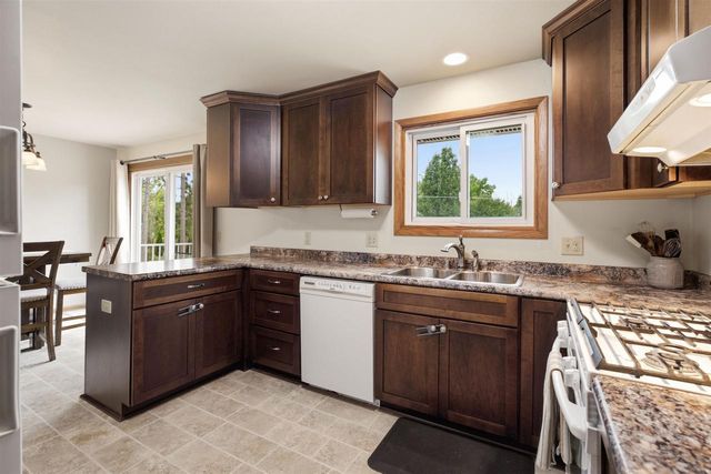 3090 W 1ST AVENUE, Appleton, WI 54914