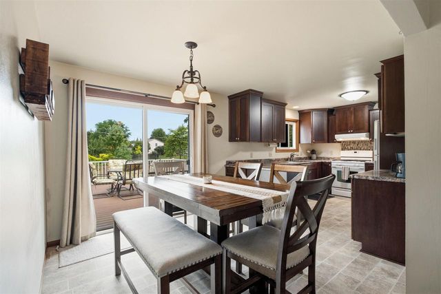 3090 W 1ST AVENUE, Appleton, WI 54914