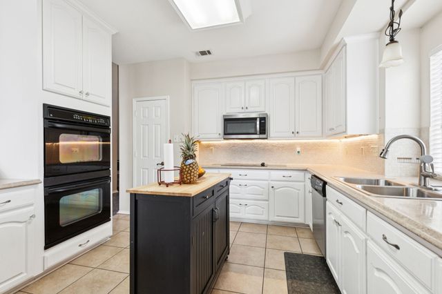 8501 Viridian Lane, Fort Worth, TX 76123