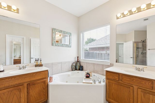 8501 Viridian Lane, Fort Worth, TX 76123