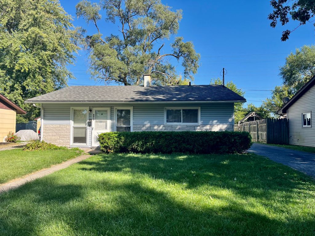 8011 Sycamore Avenue, Highland, IN 46322