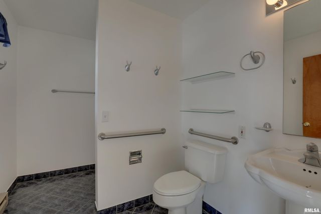 3302 Lindell Avenue, Quincy, IL 62301