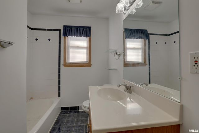 3302 Lindell Avenue, Quincy, IL 62301