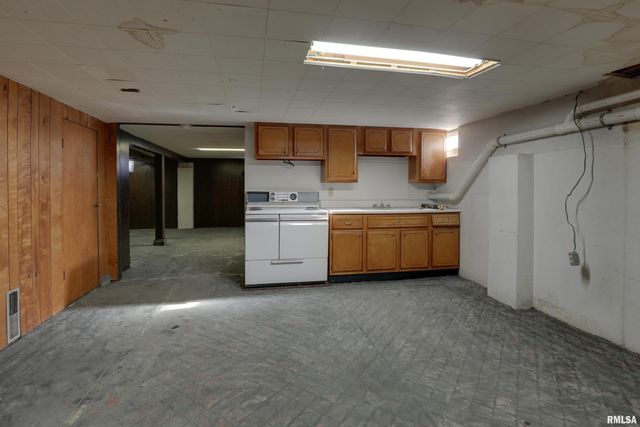 3302 Lindell Avenue, Quincy, IL 62301