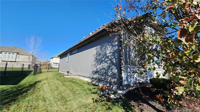 8140 NW 90th Street, Kansas City, MO 64153