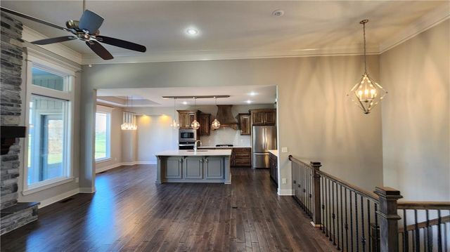 8140 NW 90th Street, Kansas City, MO 64153