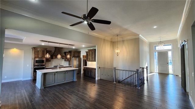 8140 NW 90th Street, Kansas City, MO 64153