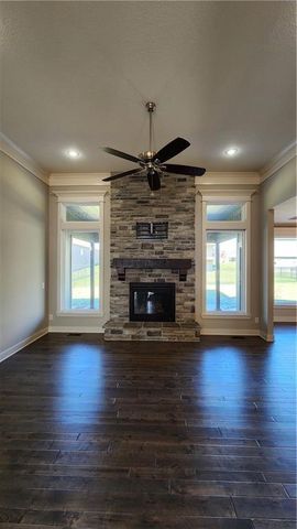 8140 NW 90th Street, Kansas City, MO 64153