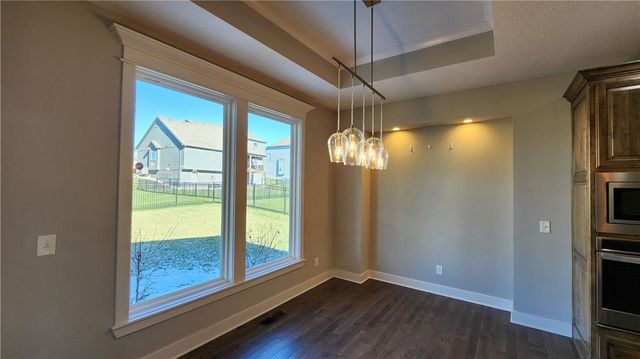 8140 NW 90th Street, Kansas City, MO 64153