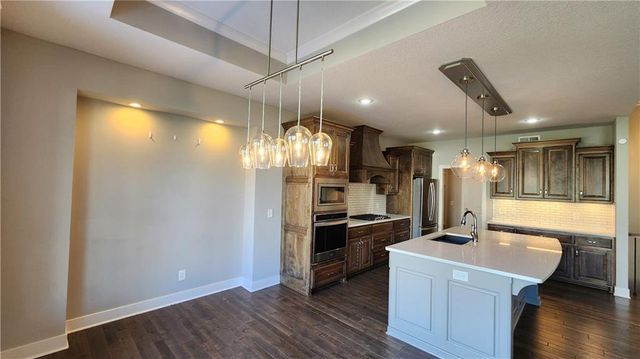 8140 NW 90th Street, Kansas City, MO 64153