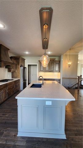 8140 NW 90th Street, Kansas City, MO 64153