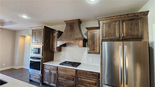 8140 NW 90th Street, Kansas City, MO 64153